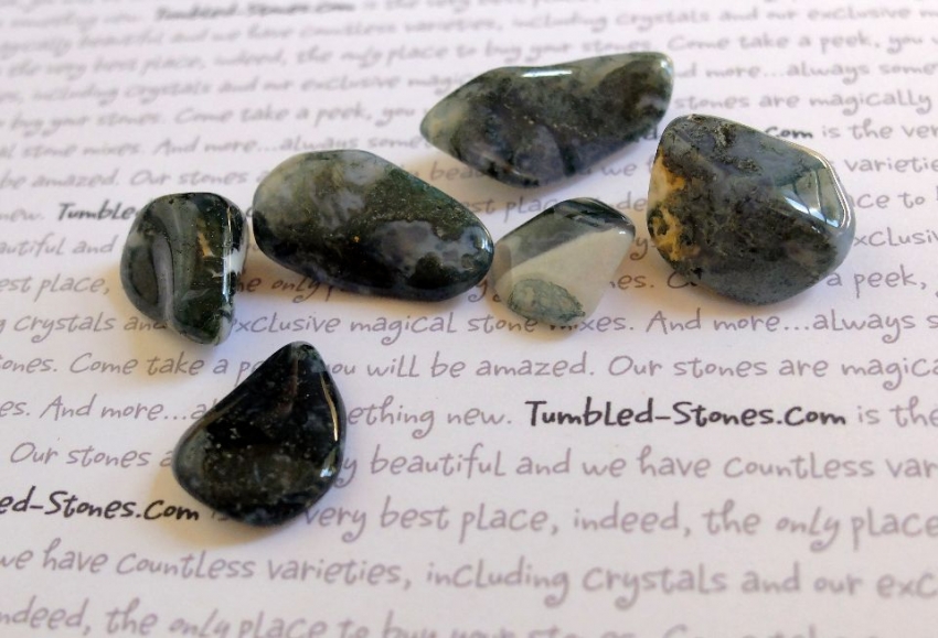 Moss agate tumbled stones